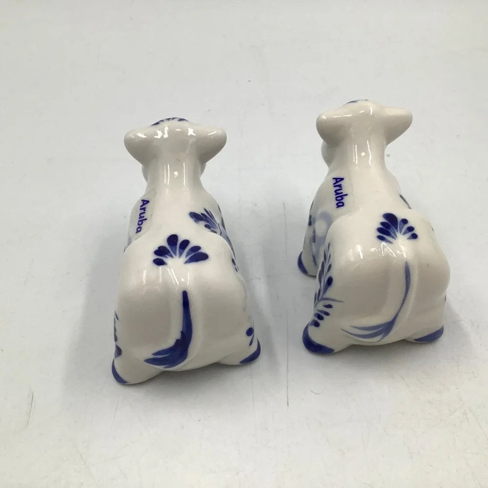 2‎ Cows Salt and Pepper Shaker Porcelain Aruba Gift Blue White Vintage